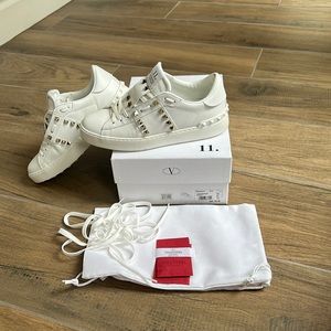 Valentino Womens rockstud sneakers